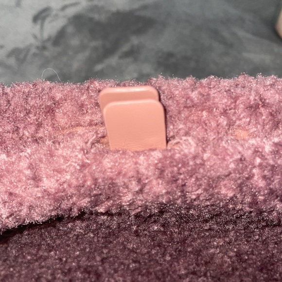 💕Isaac Mizrahi Crossbody Bag💕 - Picture 3 of 8